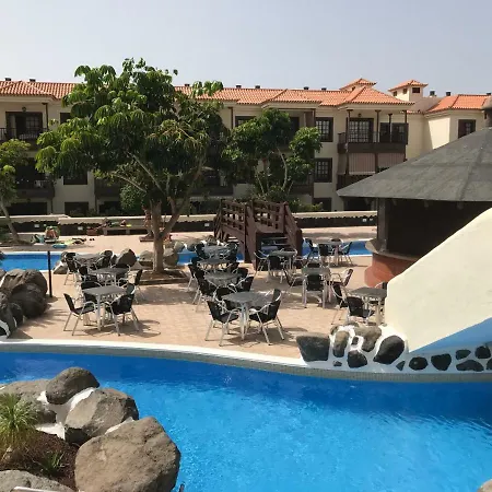 Palms & Pools: Ground Floor With Terrace * طوستا ديل سيلونثيو